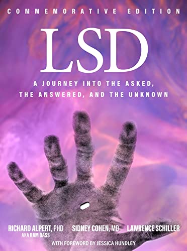 LSD: A Journey into the Asked, the Answered, and the Unknown von Consortium Book Sales & Distribution