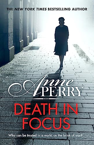 Death in Focus (Elena Standish Book 1) von Headline