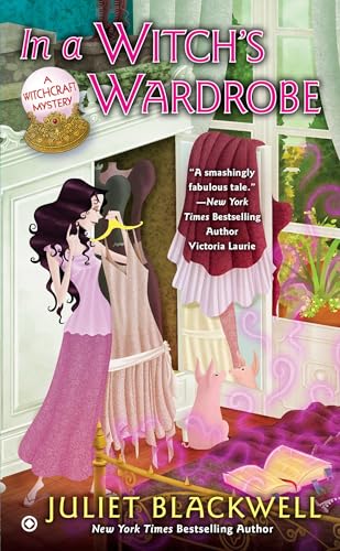 In a Witch's Wardrobe: A Witchcraft Mystery von BERKLEY