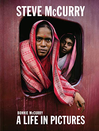 Steve McCurry: A Life in Pictures (40 years of iconic McCurry photography including 100 unseen photos) von Laurence King