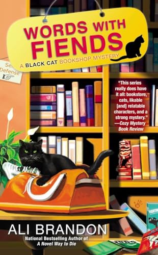 Words with Fiends (A Black Cat Bookshop Mystery, Band 3)