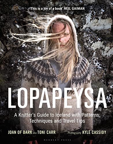 Lopapeysa: A Knitter's Guide to Iceland with Patterns, Techniques and Travel Tips von Herbert Press