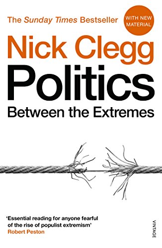 Politics: Between the Extremes von Vintage