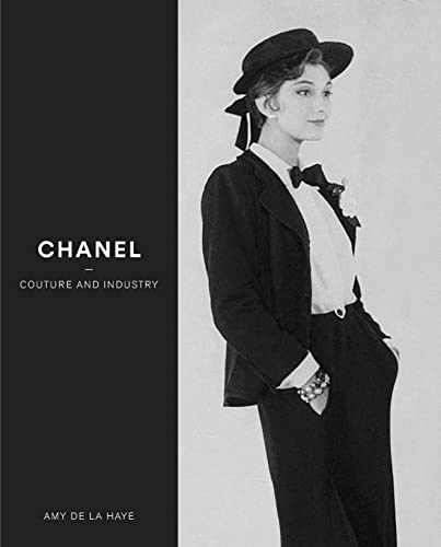 Chanel: Couture and Industry von V&A