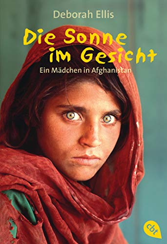 Die Sonne im Gesicht: Ein Mädchen in Afghanistan
