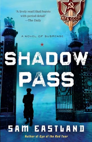 Shadow Pass: A Novel of Suspense (Inspector Pekkala, Band 2) von Bantam