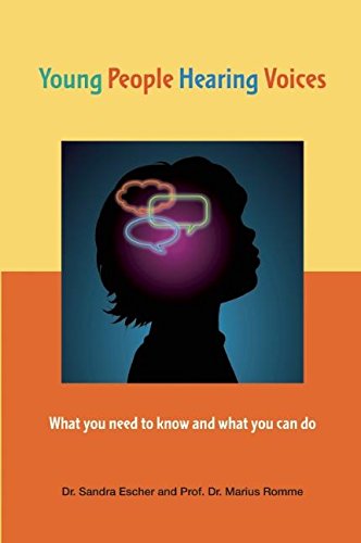 Young People Hearing Voices: What You Need to Know and What You Can Do von Pccs Books