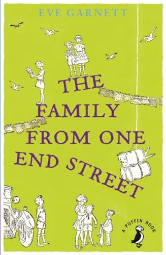 The Family from One End Street (A Puffin Book) von Puffin