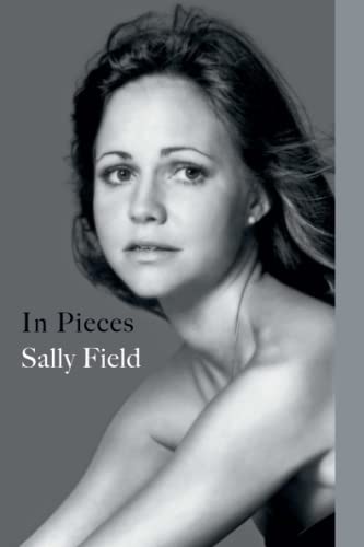 In Pieces von Grand Central Publishing