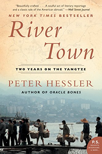 River Town: Two Years on the Yangtze (P.S.) von Harper Perennial