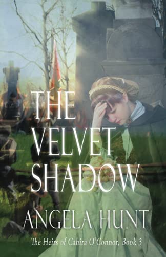 The Velvet Shadow (The Heirs of Cahira O'Connor, Band 3) von Hunthaven Press