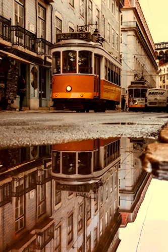 Lisbon Tram in Portugal Journal: 150 page lined notebook/diary von CreateSpace Independent Publishing Platform