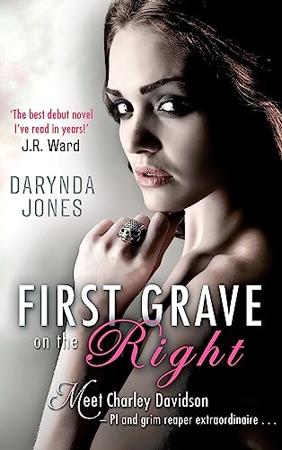 First Grave On The Right: Number 1 in series: Winner of: RITA award for Romance Fiction 2012 (Charley Davidson)