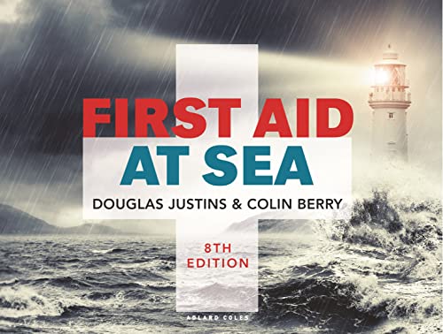 First Aid at Sea von Adlard Coles