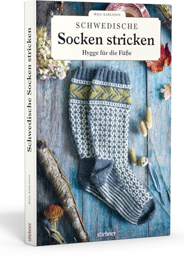 Schwedische Socken Stricken. Majas märchenhafte Strickmuster für Kniestrümpfe und Socken. Von der Natur Schwedens inspiriert: 35 Modelle für Anfänger:innen und Strickprofis aus Majas Manufaktur.