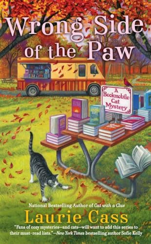 Wrong Side of the Paw: A Bookmobile Cat Mystery von Berkley