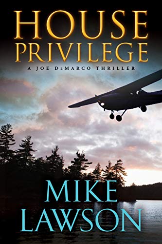 House Privilege: A Joe Demarco Thriller (Joe DeMarco, 14, Band 14) von Grove Press