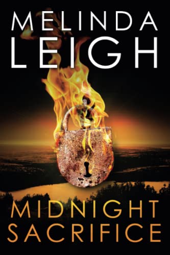 Midnight Sacrifice (Midnight, 2, Band 2) von Montlake Romance