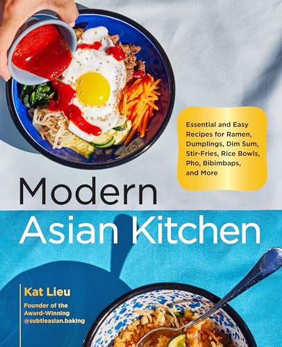 Modern Asian Kitchen: Essential and Easy Recipes for Ramen, Dumplings, Dim Sum, Stir-Fries, Rice Bowls, Pho, Bibimbaps, and More von Harvard Common Press