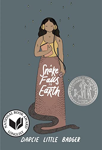 A Snake Falls to Earth: Newbery Honor Award Winner von Abrams & Chronicle Books