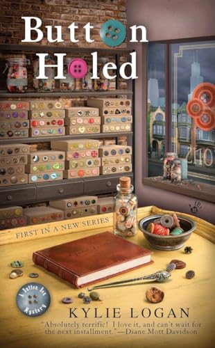 Button Holed (Button Box Mystery, Band 1)