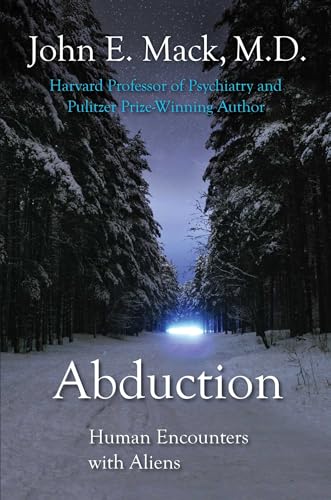 Abduction: Human Encounters with Aliens von Scribner Book Company