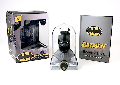 Batman: Deluxe Cowl: Lights up!