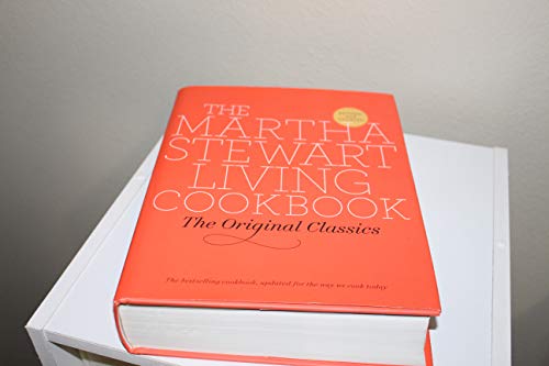 The Martha Stewart Living Cookbook: The Original Classics