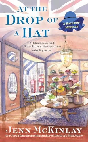 At the Drop of a Hat (A Hat Shop Mystery, Band 3)