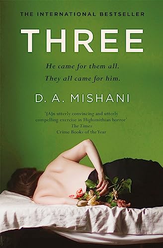 Three: an intricate thriller of deception and hidden identities von QUERCUS PUBLISHING