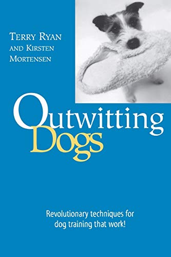 Outwitting Dogs von Lyons Press