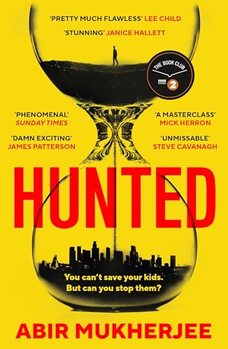 Hunted: 'Twists you won't see coming, nail-biting suspense.' Steve Cavanagh von Vintage