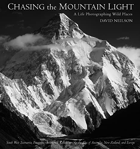 Chasing the Mountain Light: A Life Photographing Wild Places von Abbeville Press Inc.,U.S.