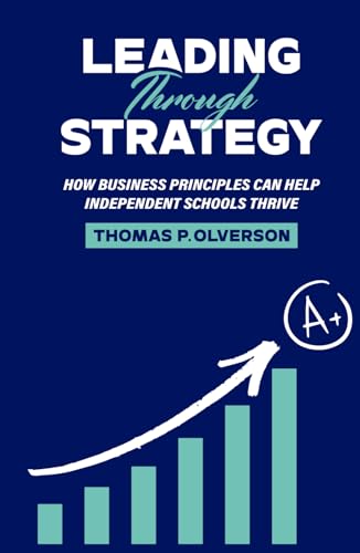 Leading through Strategy von Self Publishers