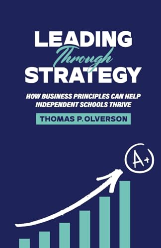 Leading through Strategy von Self Publishers