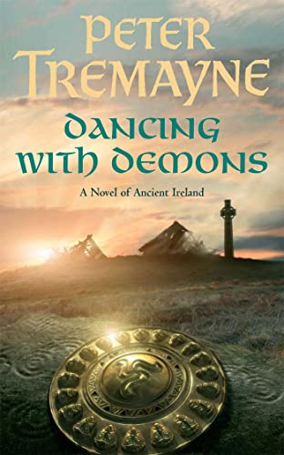Dancing with Demons.: A dark historical mystery filled with thrilling twists (Sister Fidelma) von Headline