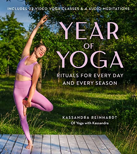 Year of Yoga: Rituals for Every Day and Every Season (Yoga with Kassandra, Yin Yoga, Vinyasa Yoga, Lunar Yoga) von LINGKU
