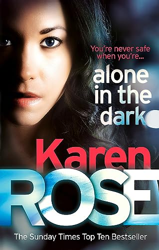 Alone in the Dark (The Cincinnati Series Book 2) von Headline