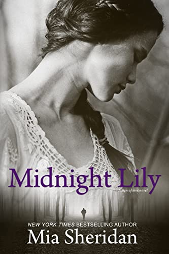 Midnight Lily Midnight Lily von CREATESPACE
