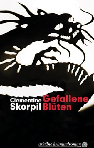 Gefallene Blüten: Kriminalroman (Ariadne)