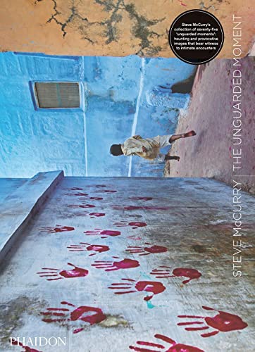 Steve McCurry: The Unguarded Moment von PHAIDON