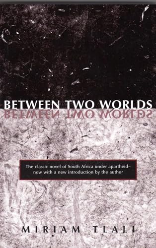 Between Two Worlds Pb von Broadview Press Inc