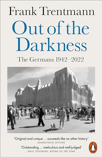 Out of the Darkness: The Germans, 1942-2022 von Penguin Books Ltd (UK)