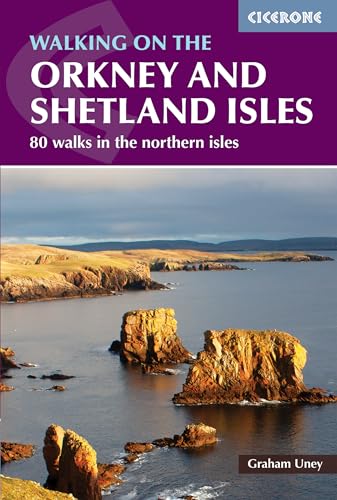Walking on the Orkney and Shetland Isles: 80 walks in the northern isles (Cicerone guidebooks) von Cicerone Press Limited