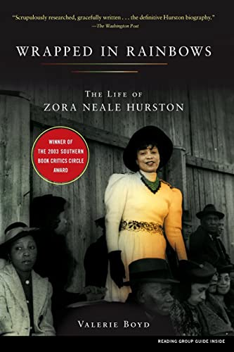 Wrapped in Rainbows: The Life of Zora Neale Hurston (Lisa Drew Books (Paperback)) von Scribner