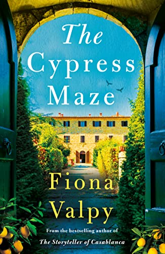 The Cypress Maze von Lake Union Publishing