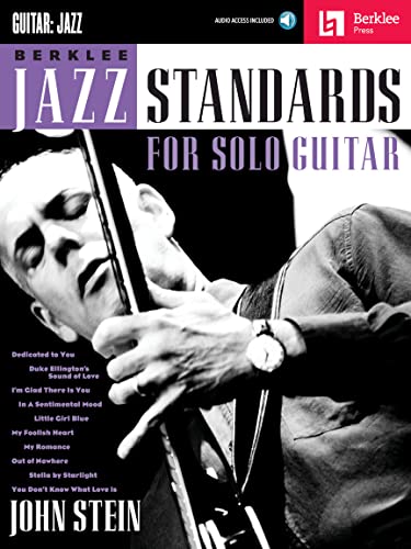 Berklee Jazz Standards -For Solo Guitar-: Lehrmaterial, CD für Gitarre (Hal Leonard)