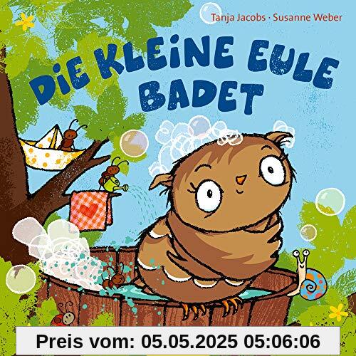 Die kleine Eule badet