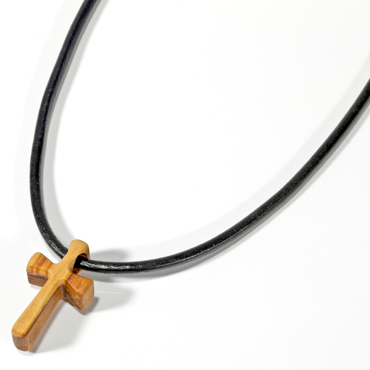 Lederkette mit Olivenholz-Kreuz von St. Benno Verlag