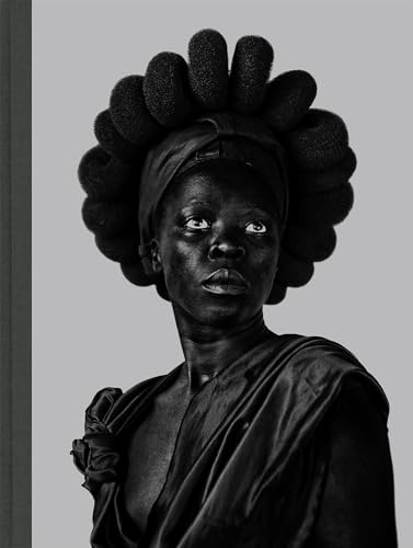 Zanele Muholi: Somnyama Ngonyama, Hail the Dark Lioness von Aperture
